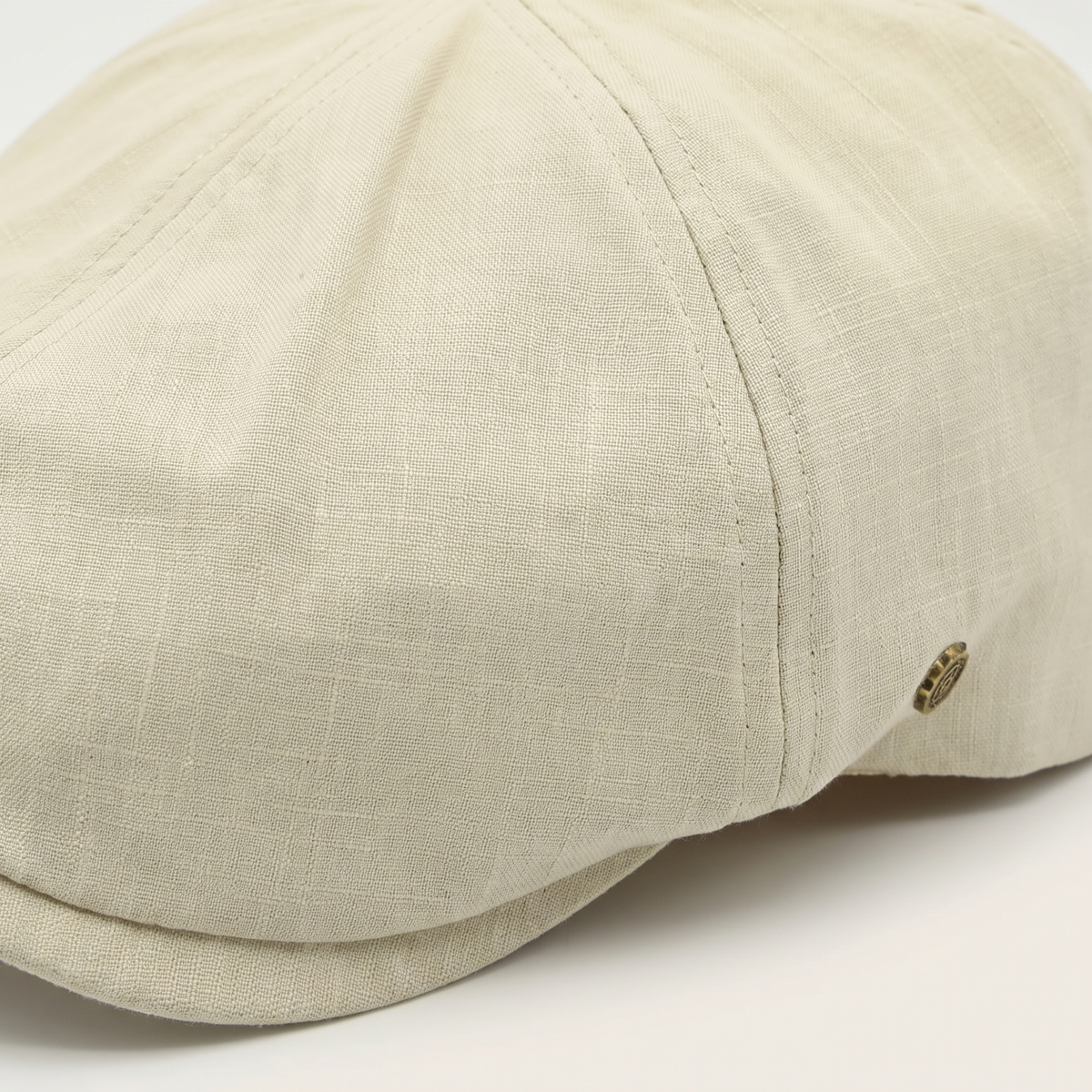 Atlanta Beige cap — Fabric and crown seams
